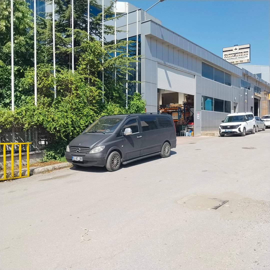 OSTİM OSB' de SENTEZ'DEN MÜKEMMEL KONUMDA 960M2 SATILIK İŞYERİ